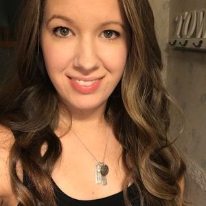 Meet your Posher, Lauren